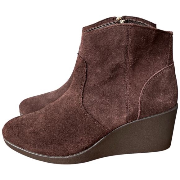 CROCS Leigh Womens 7 Espresso Suede Ankle Boots Wedge Heels Bootie Side Zip - Picture 1 of 13